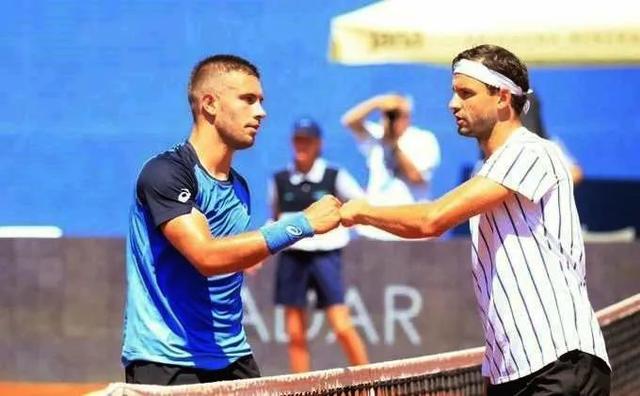 年轻球员的 年轻球员的