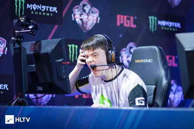 球迷们无不 球迷们无不