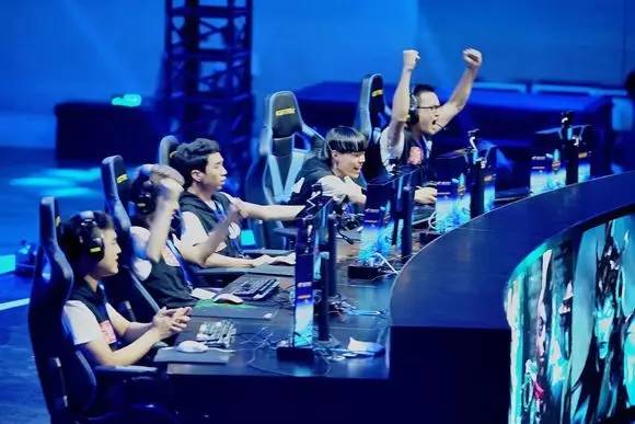 场均接近0 场均接近0